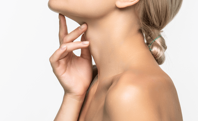 envejecimiento-cuello-min - Dermosalud El cuello: el gran delator del envejecimiento